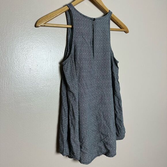 CLEARANCE! Black/White Old Navy Flowy Tank Size S EUC - Picture 4 of 5